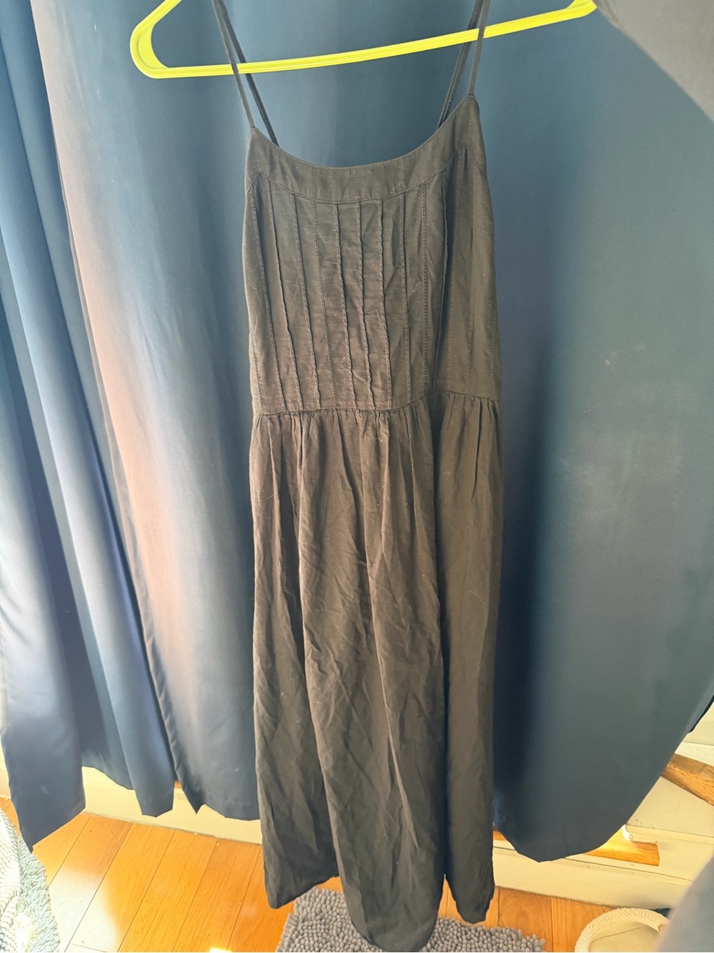 Comptoir Des Cotonniers Black Top with Burgundy Brand Tag